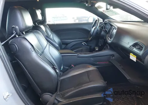 2020 Dodge Challenger Sxt z USA, uszkodzony, nr VIN 2C3CDZAG5LH213645